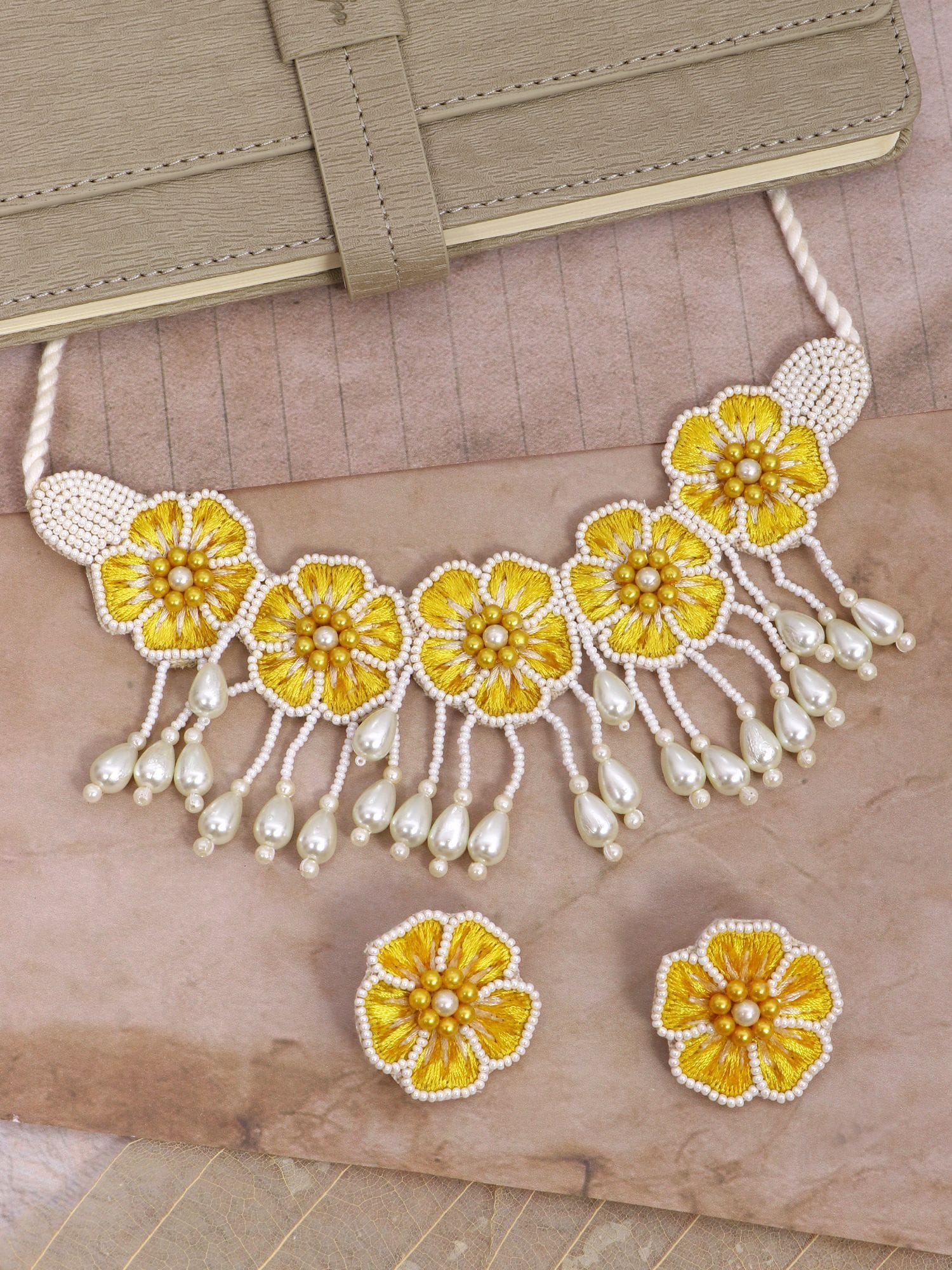 Blossom Elegance: Choker Necklace in Flower Shape, Yellow & White Color