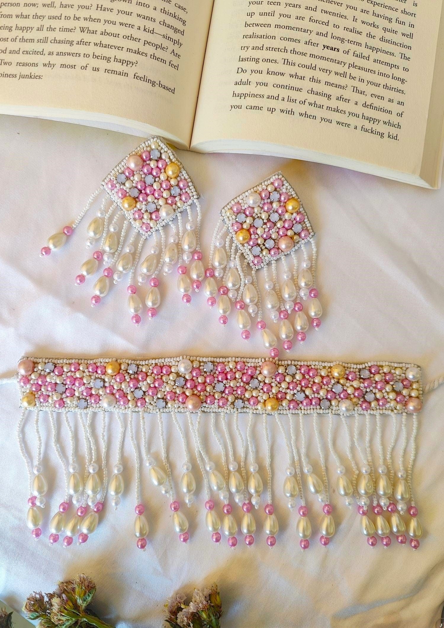Pink Beaded Pearl Necklace Set – Handmade Gold Choker for Elegant Jewelry Style