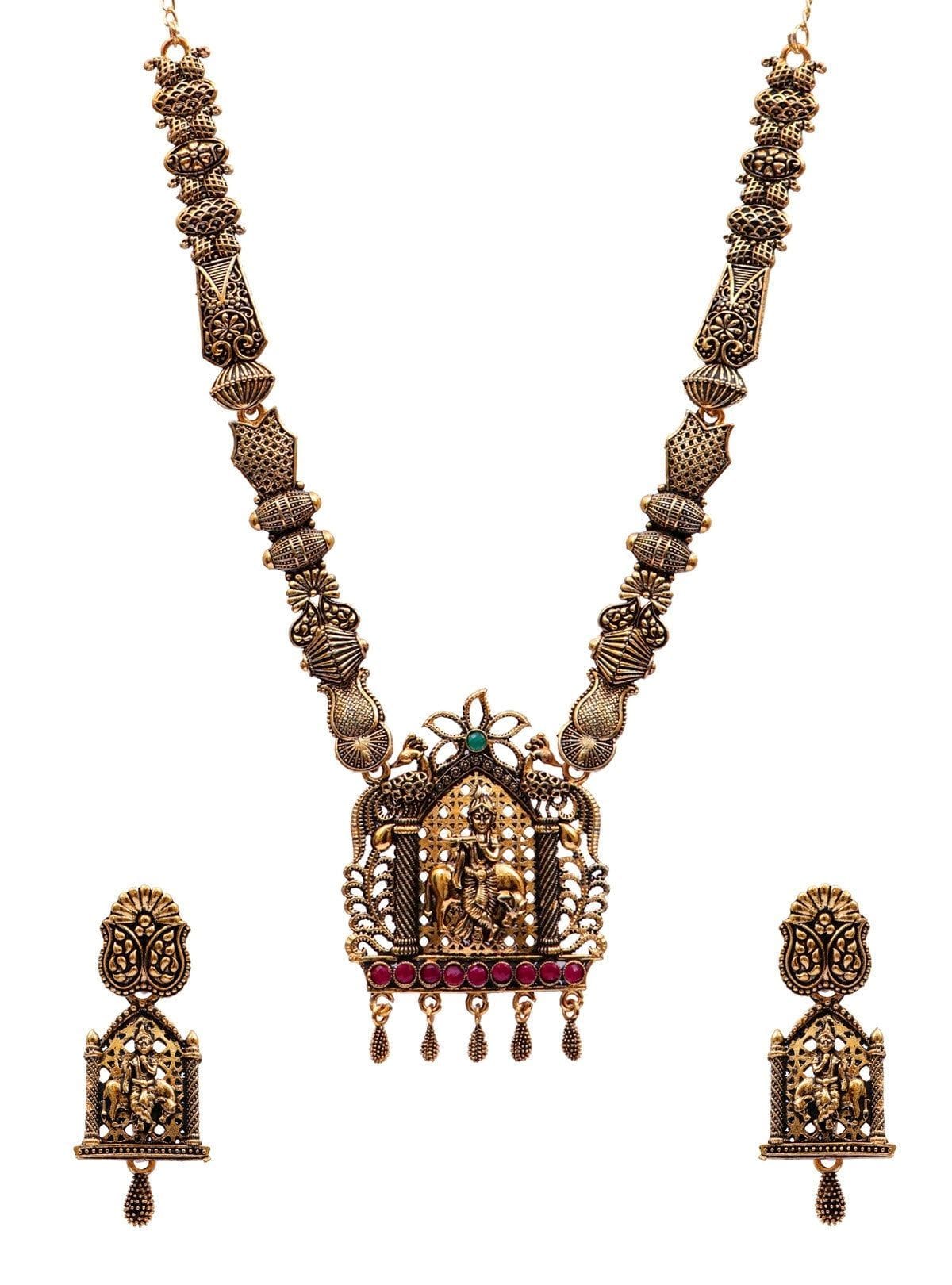 Elegant Bridal Ambiance: Pearl and Beads Necklace Set with Earring Ensemble