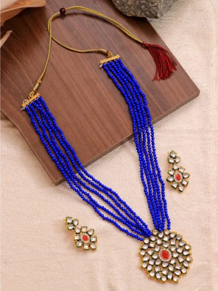 Elegantly Yours: Women's Trendsetting Jewellery Set