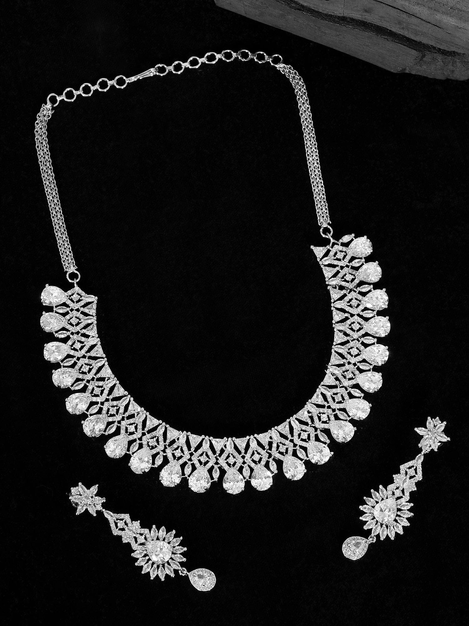 Antique Gold Glam: Green Pearl Drops Necklace Wedding Jewellery Set