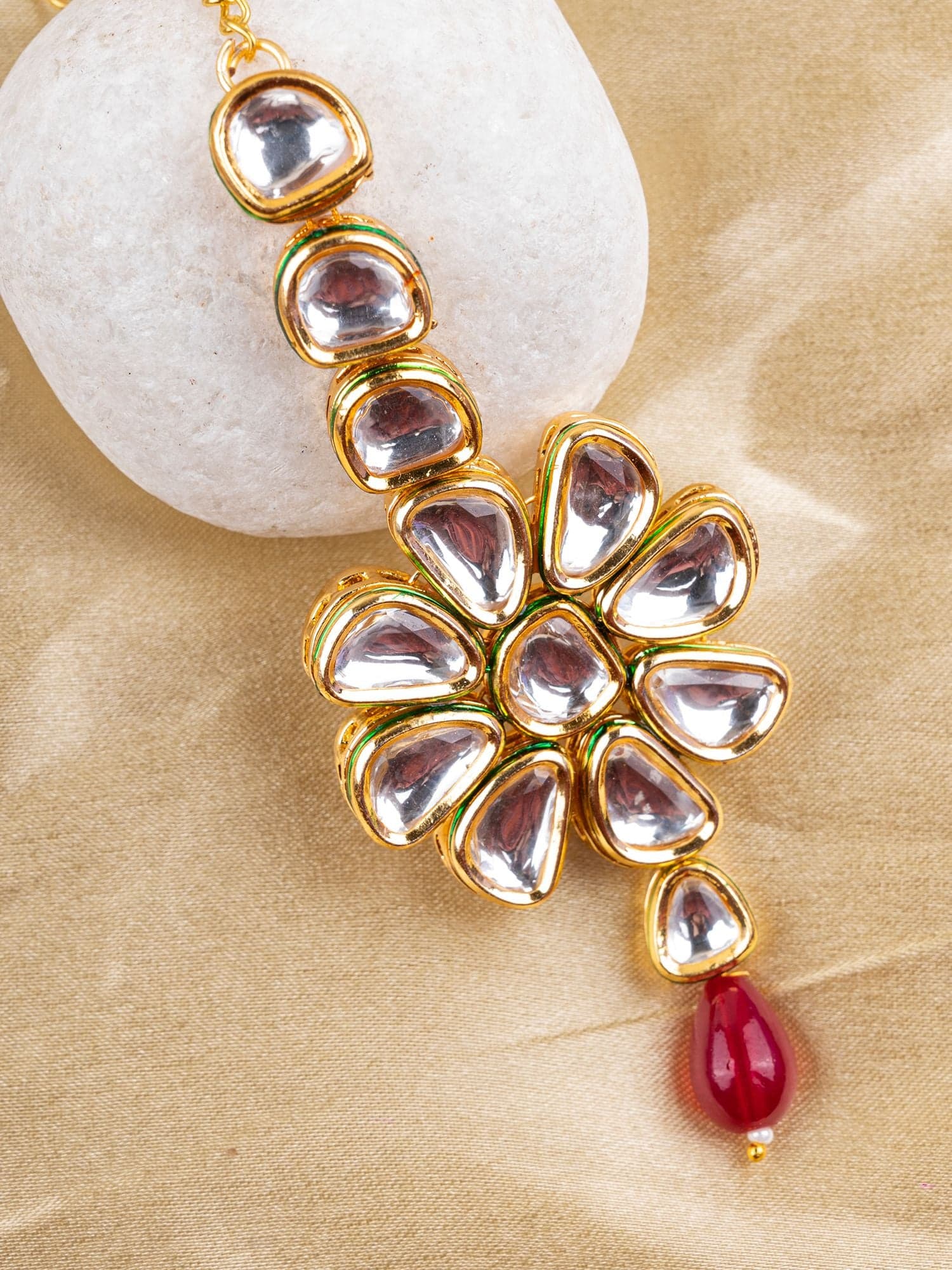 Golden Elegance: Kundan Meenakari Gold-Plated Maang Tikka